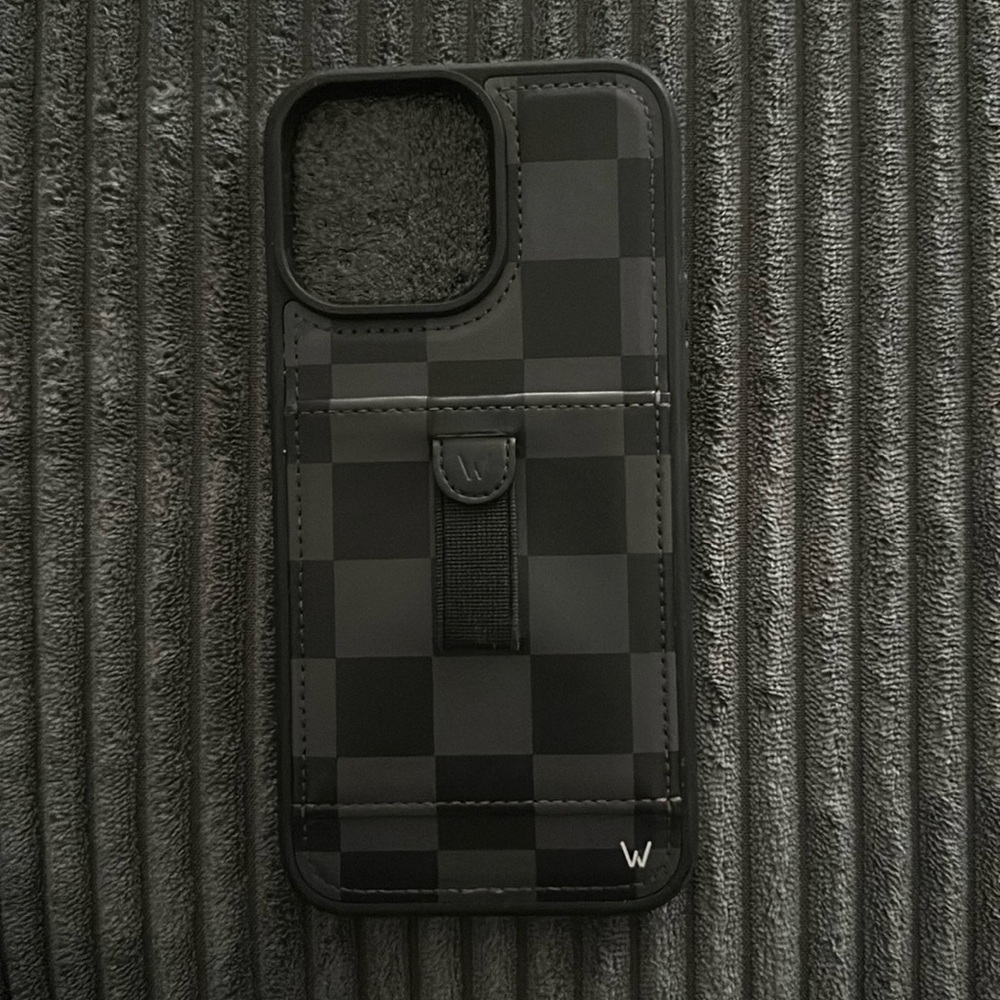 iPhone 14 Pro Max walli case